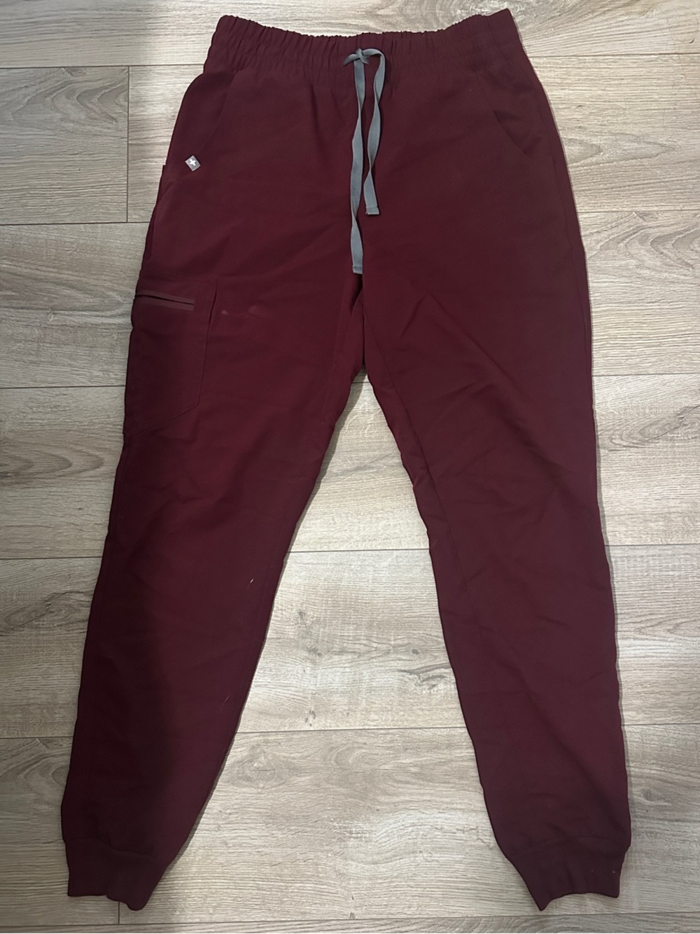 Figs Women's Maroon jogger